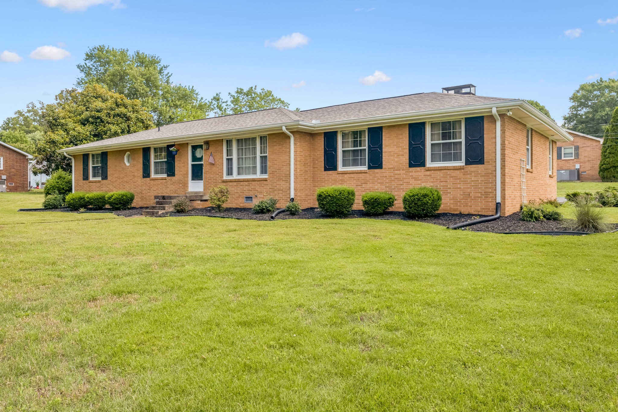 502 Hillview Dr