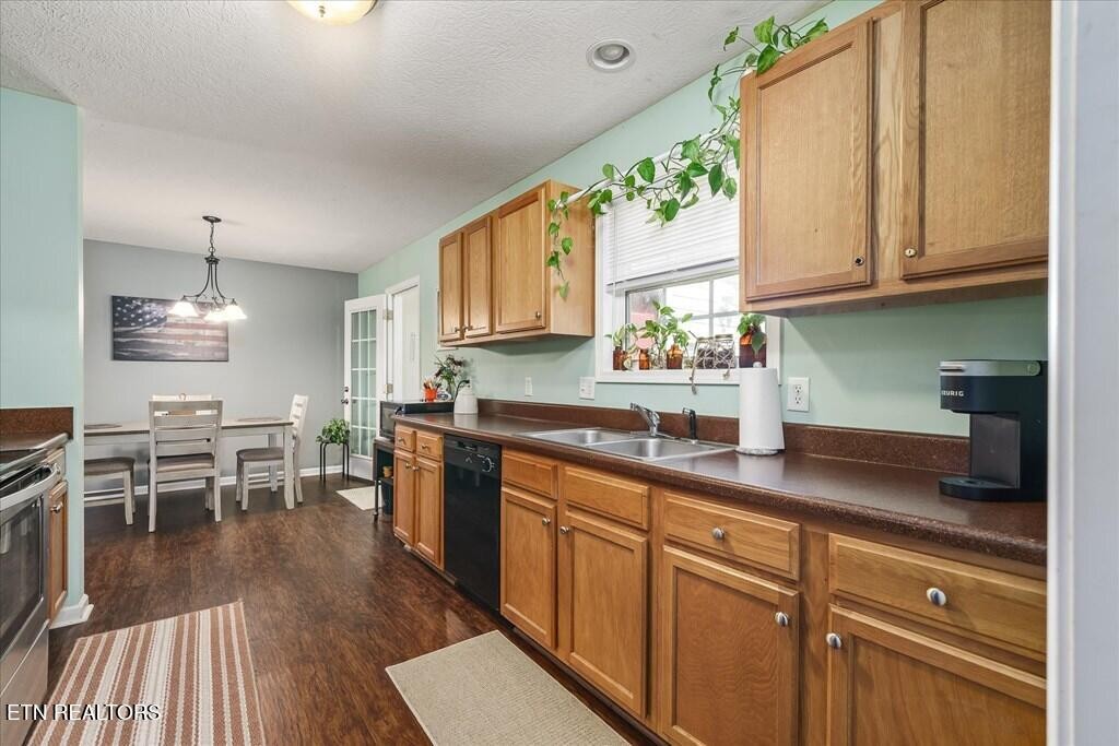 6775 Thomas Twin Oak Rd
