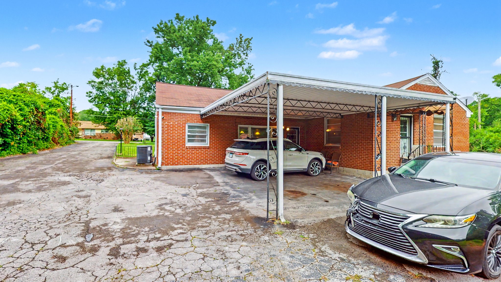 1223 Westchester Dr