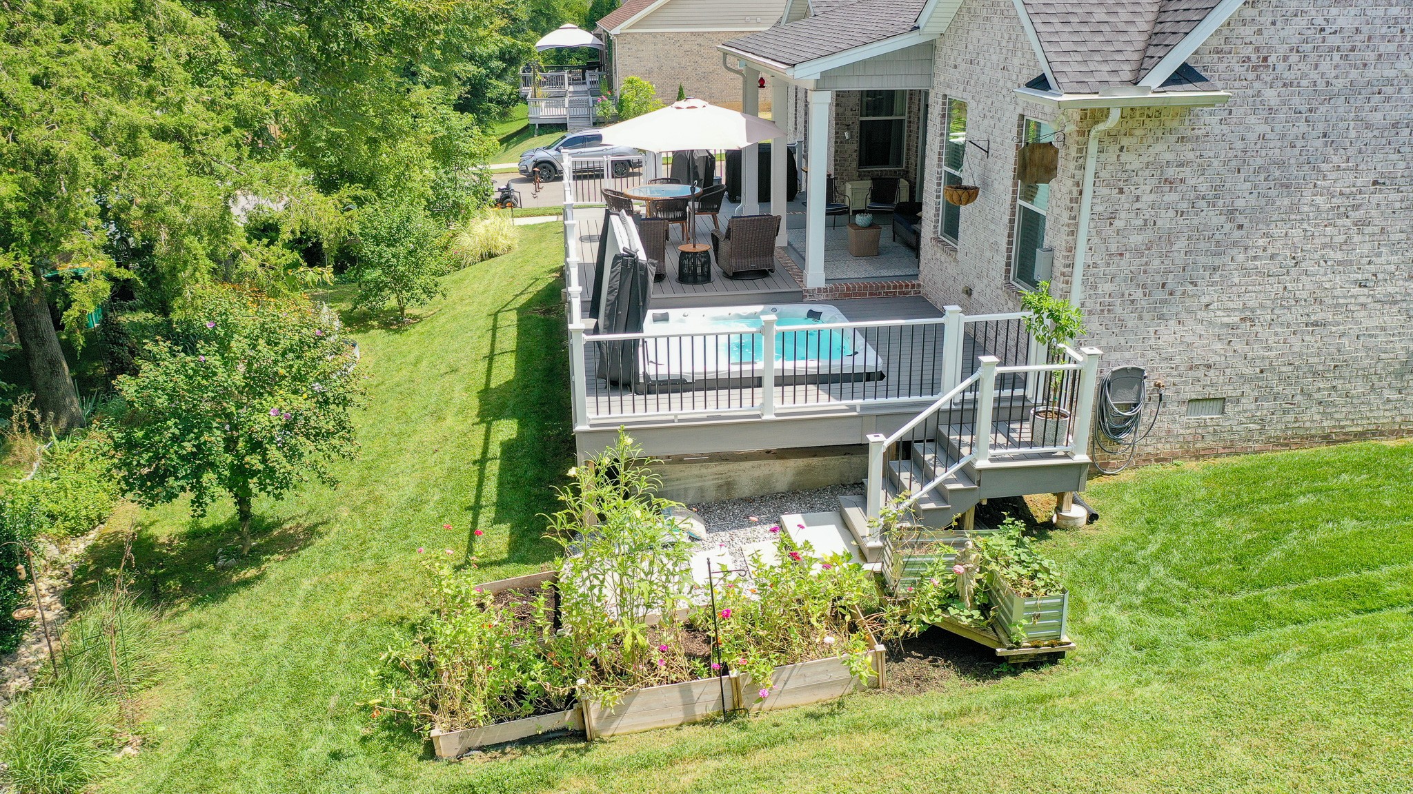 1027 Nealcrest Cir