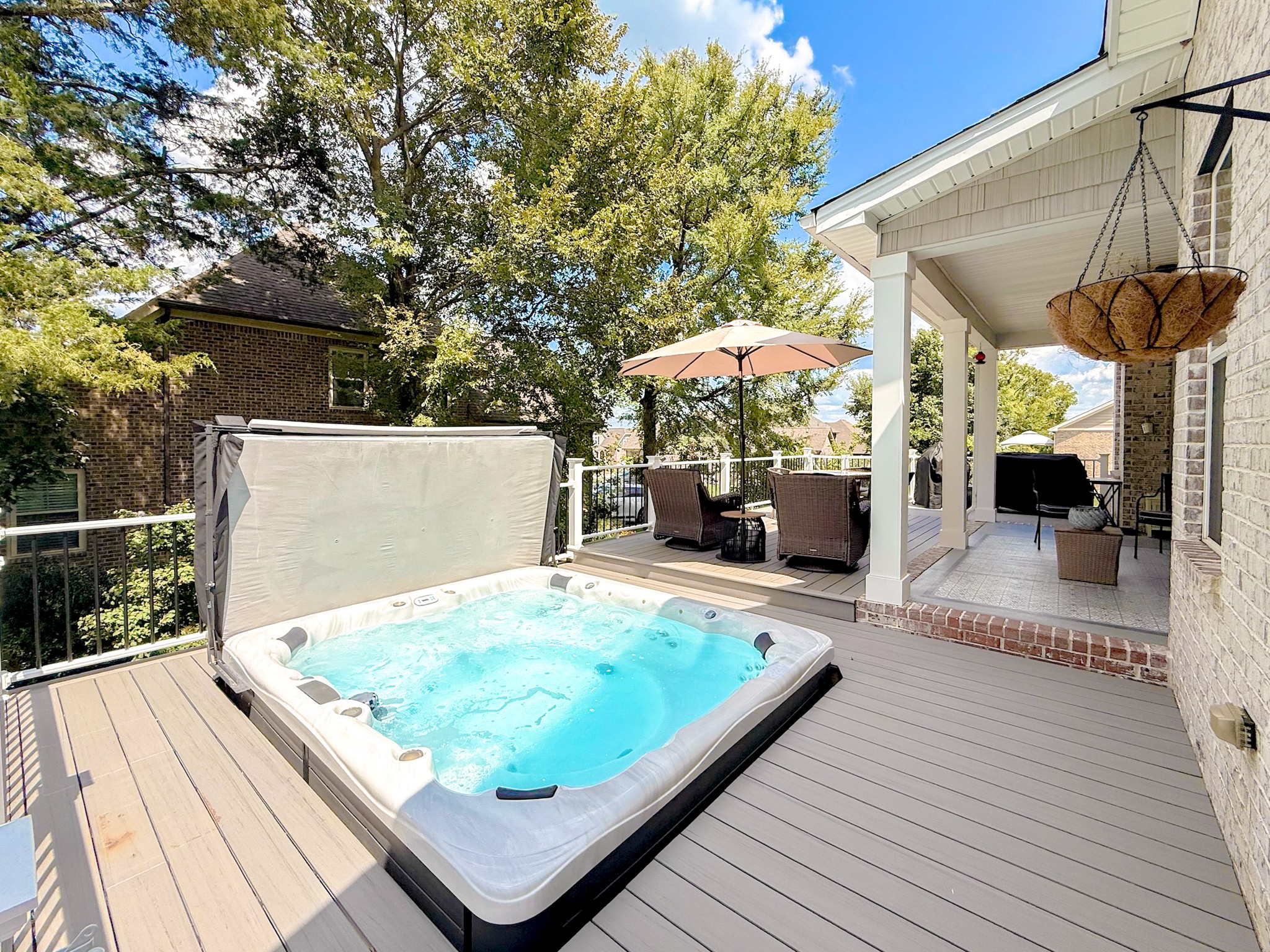 1027 Nealcrest Cir