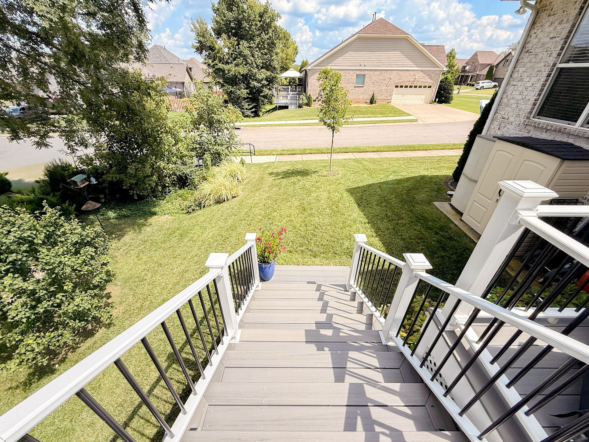 1027 Nealcrest Cir