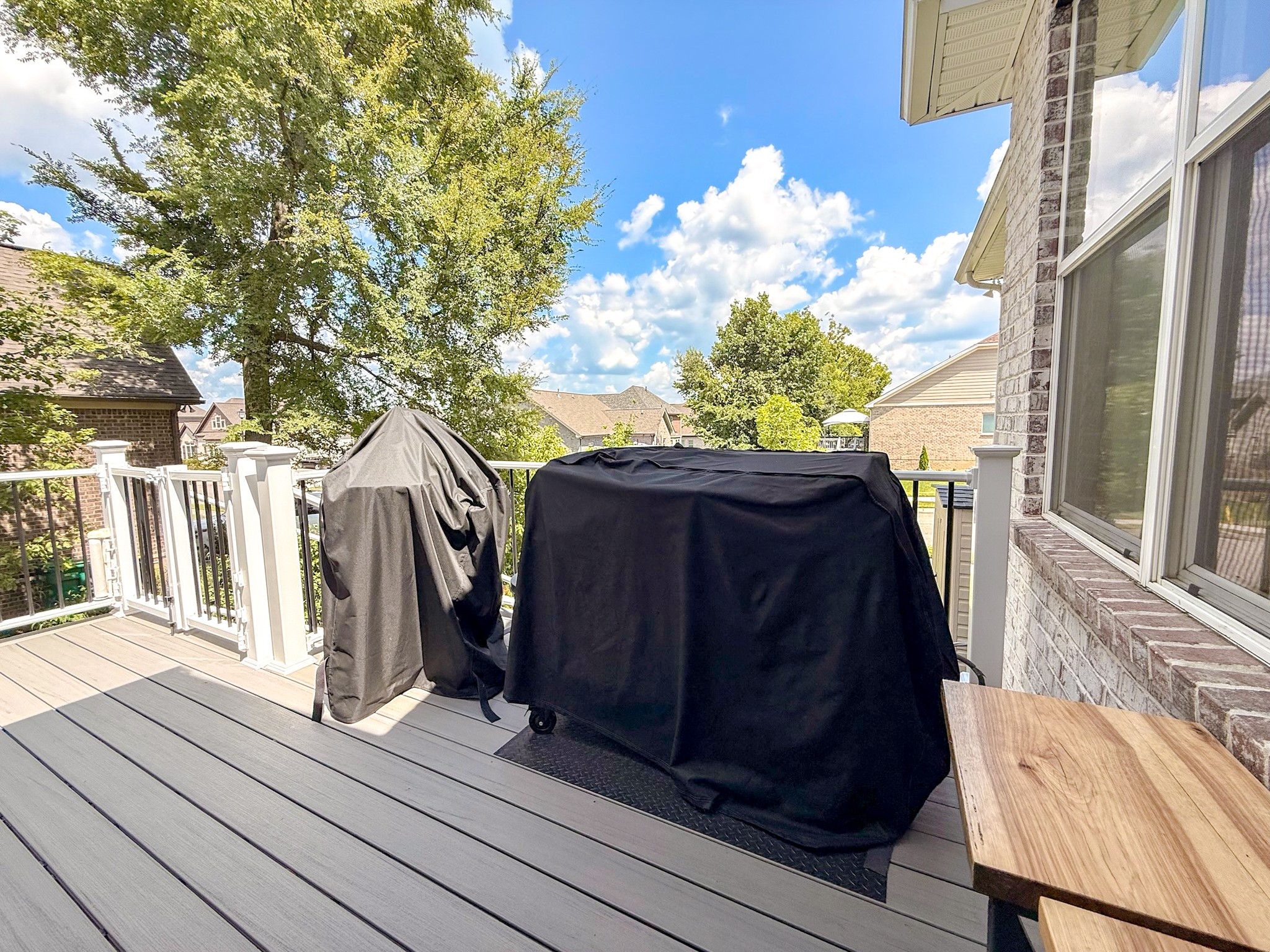 1027 Nealcrest Cir