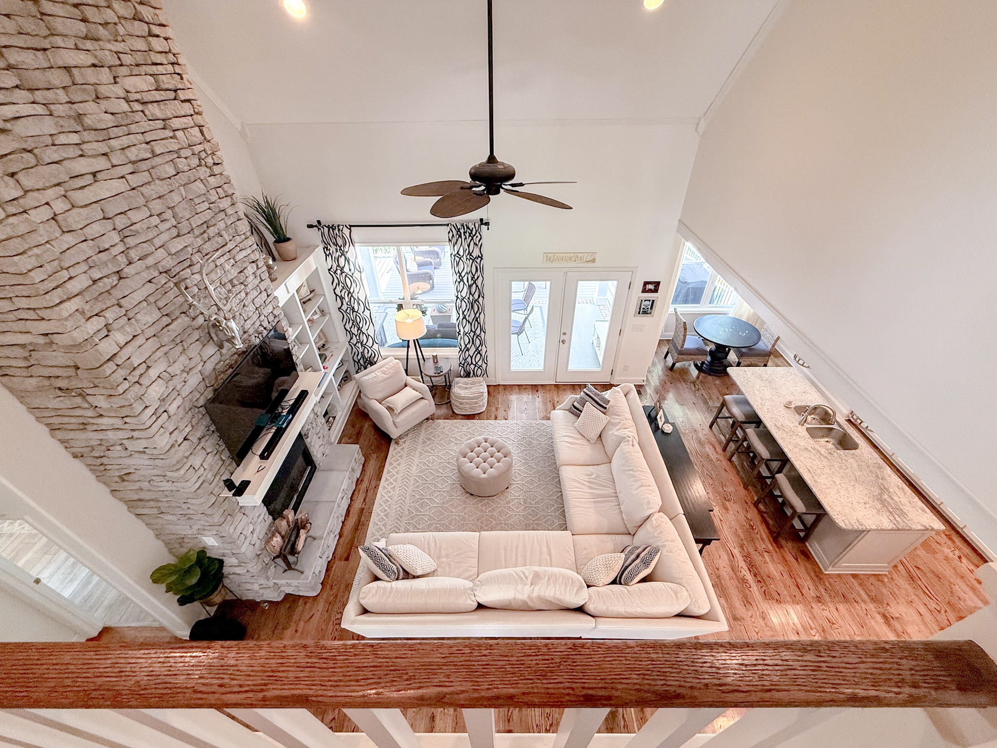 1027 Nealcrest Cir
