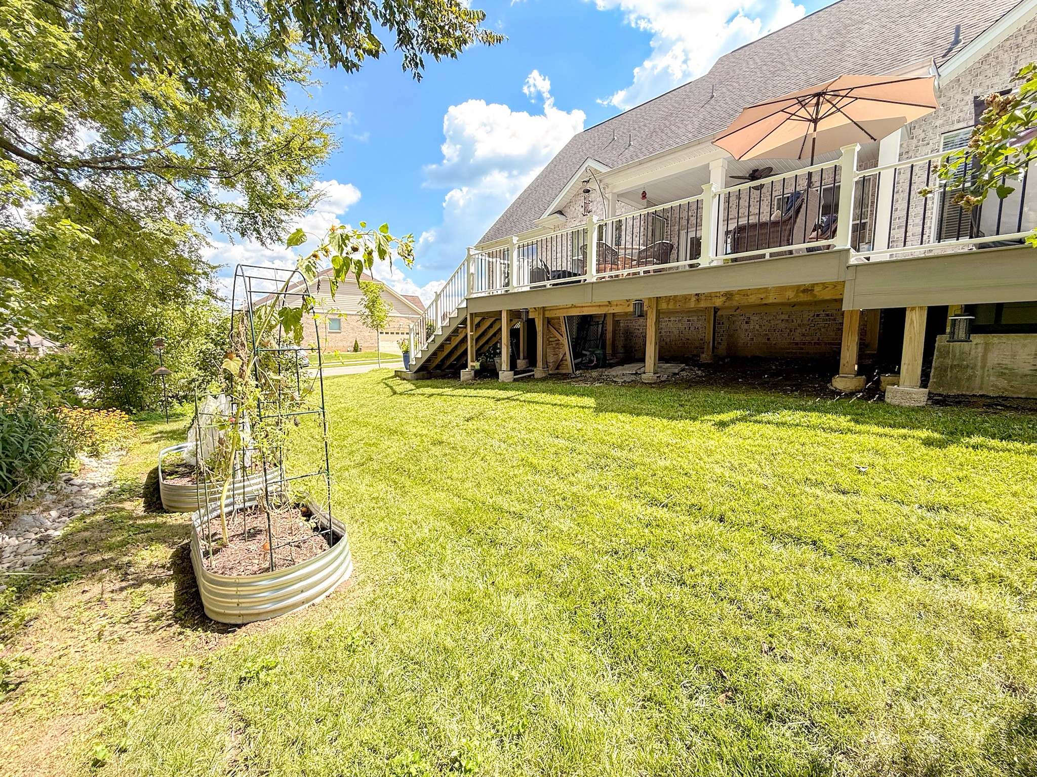 1027 Nealcrest Cir