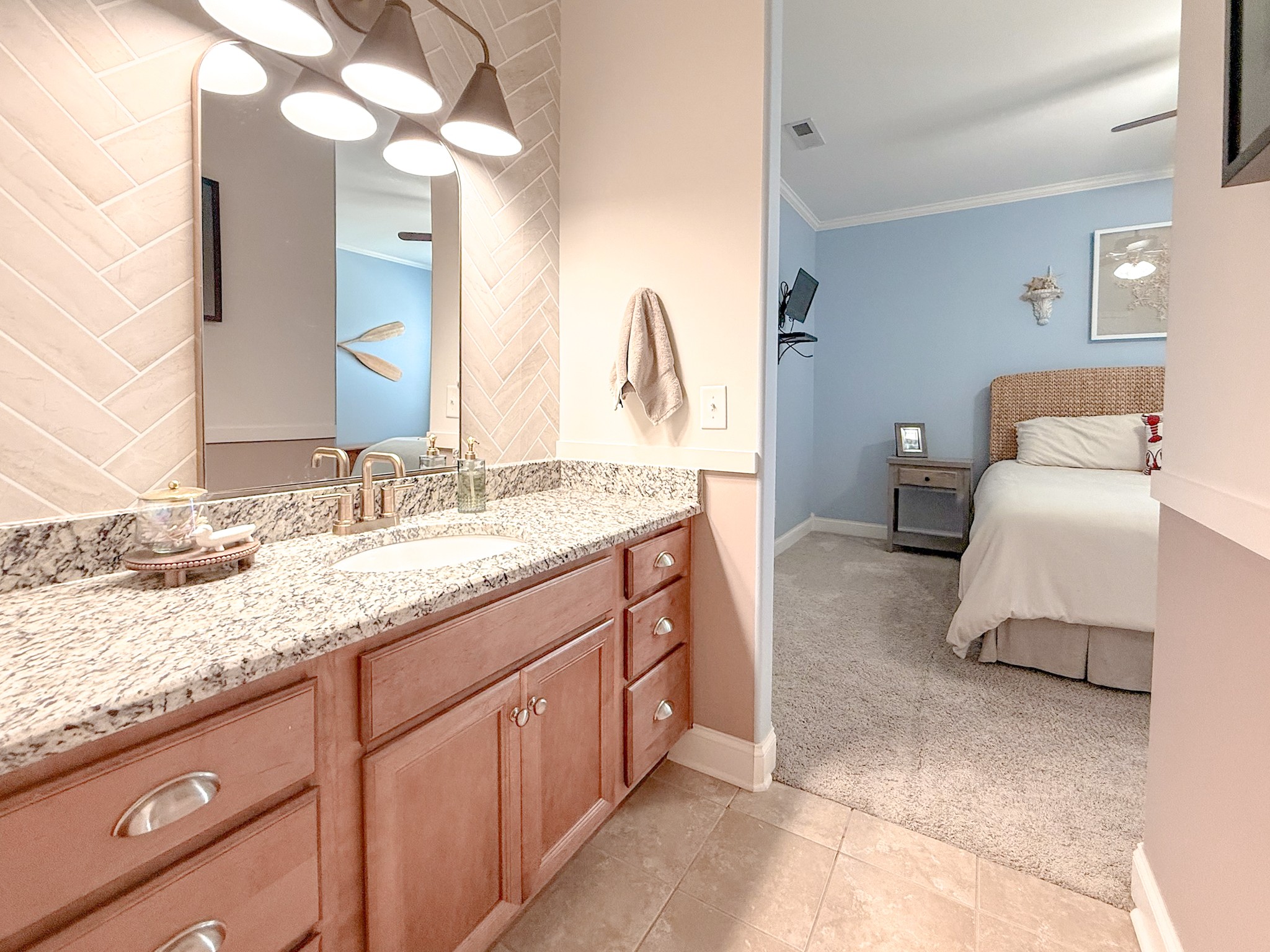 1027 Nealcrest Cir