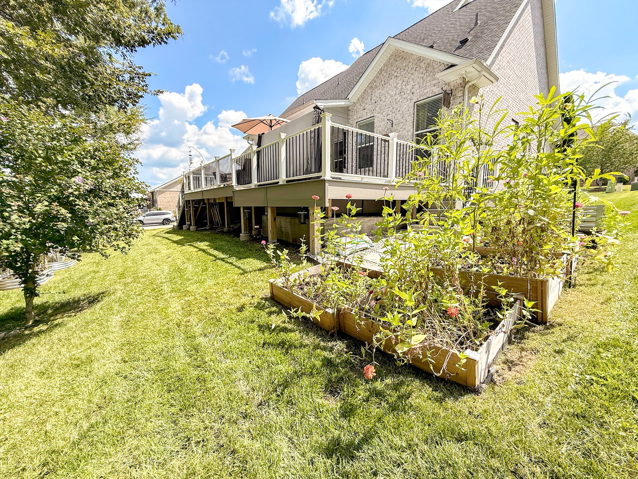 1027 Nealcrest Cir