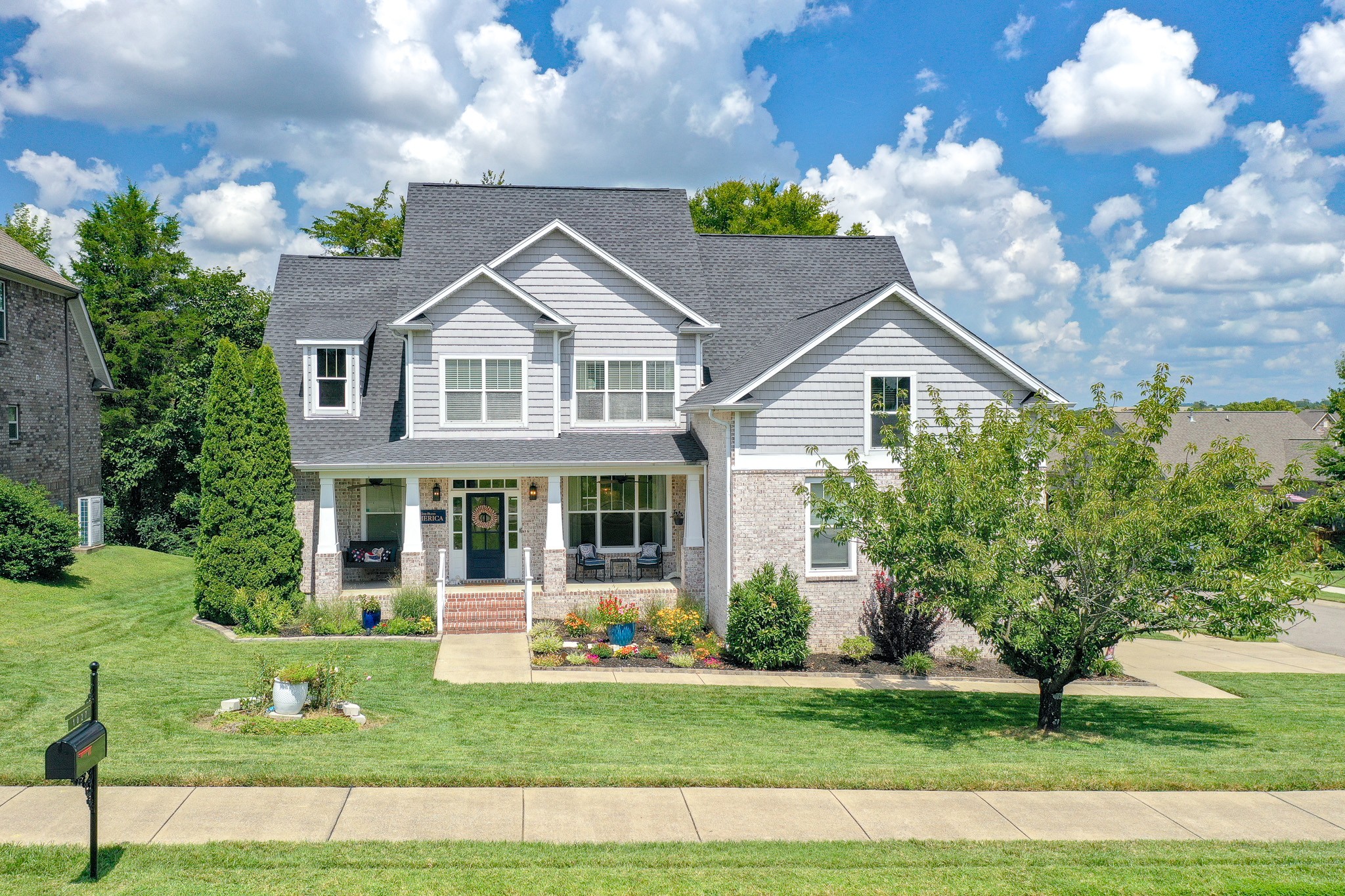 1027 Nealcrest Cir