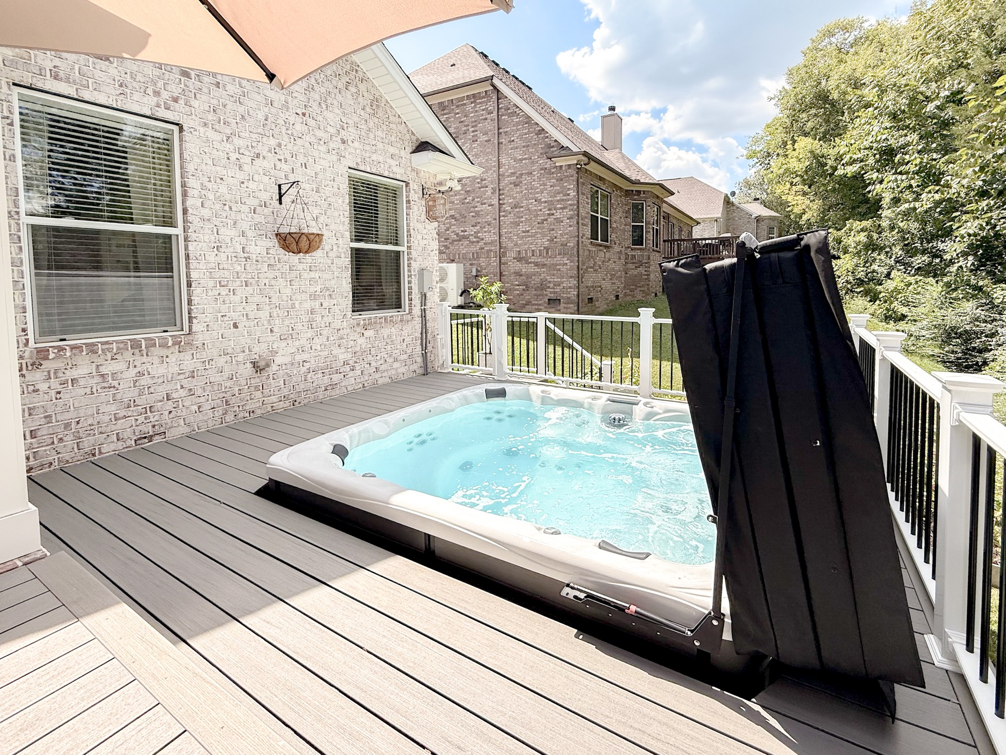 1027 Nealcrest Cir