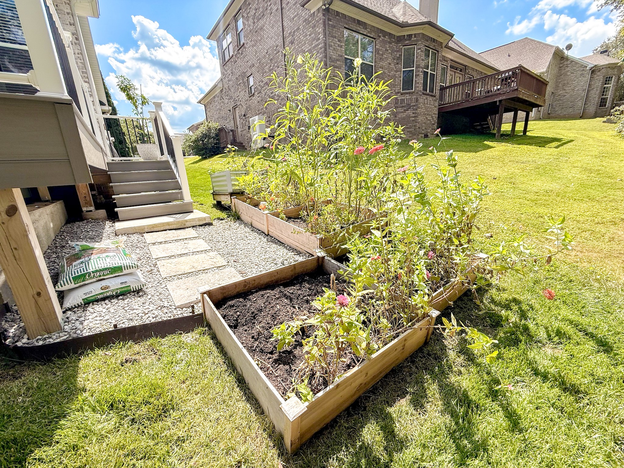1027 Nealcrest Cir