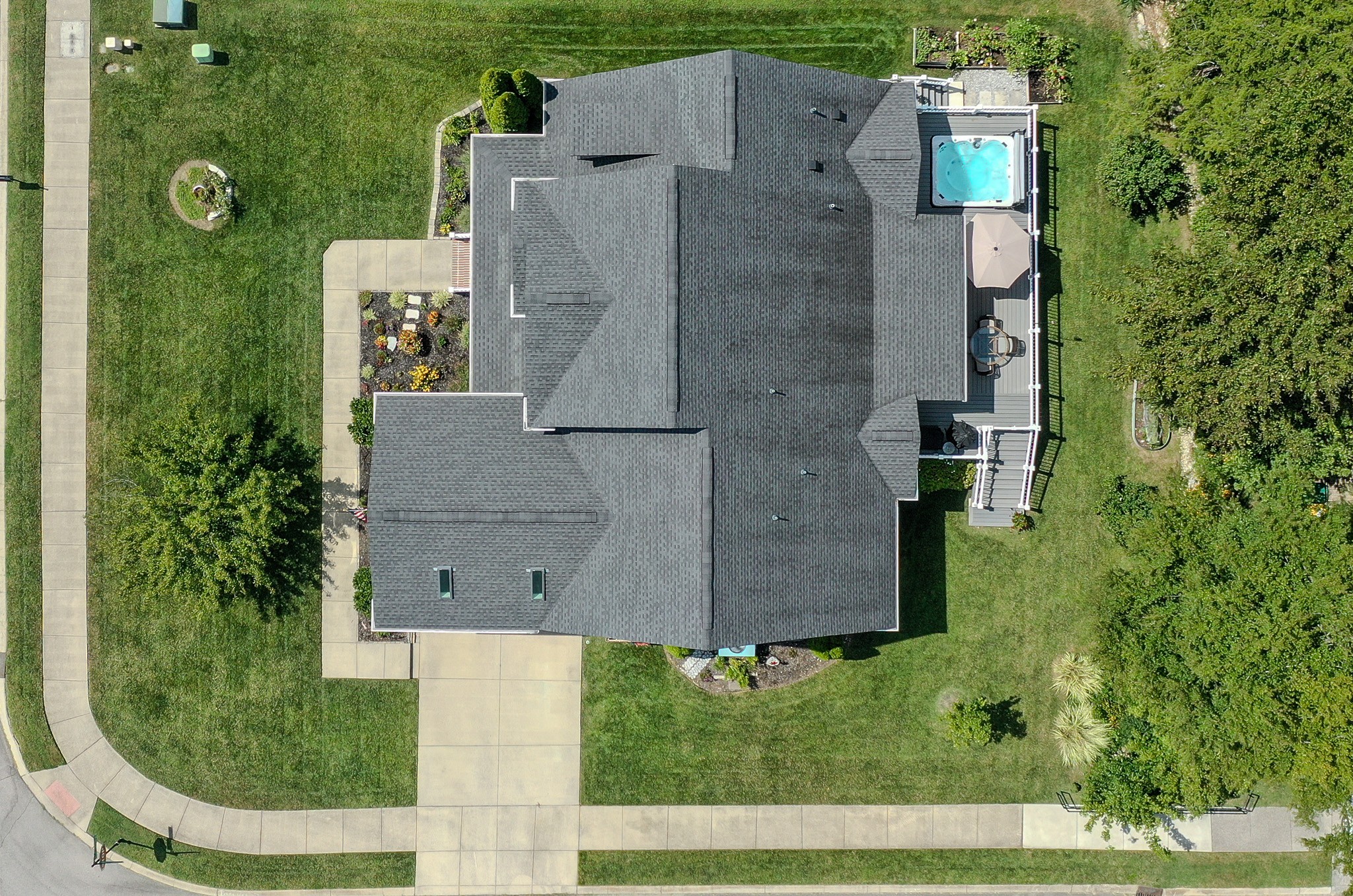 1027 Nealcrest Cir