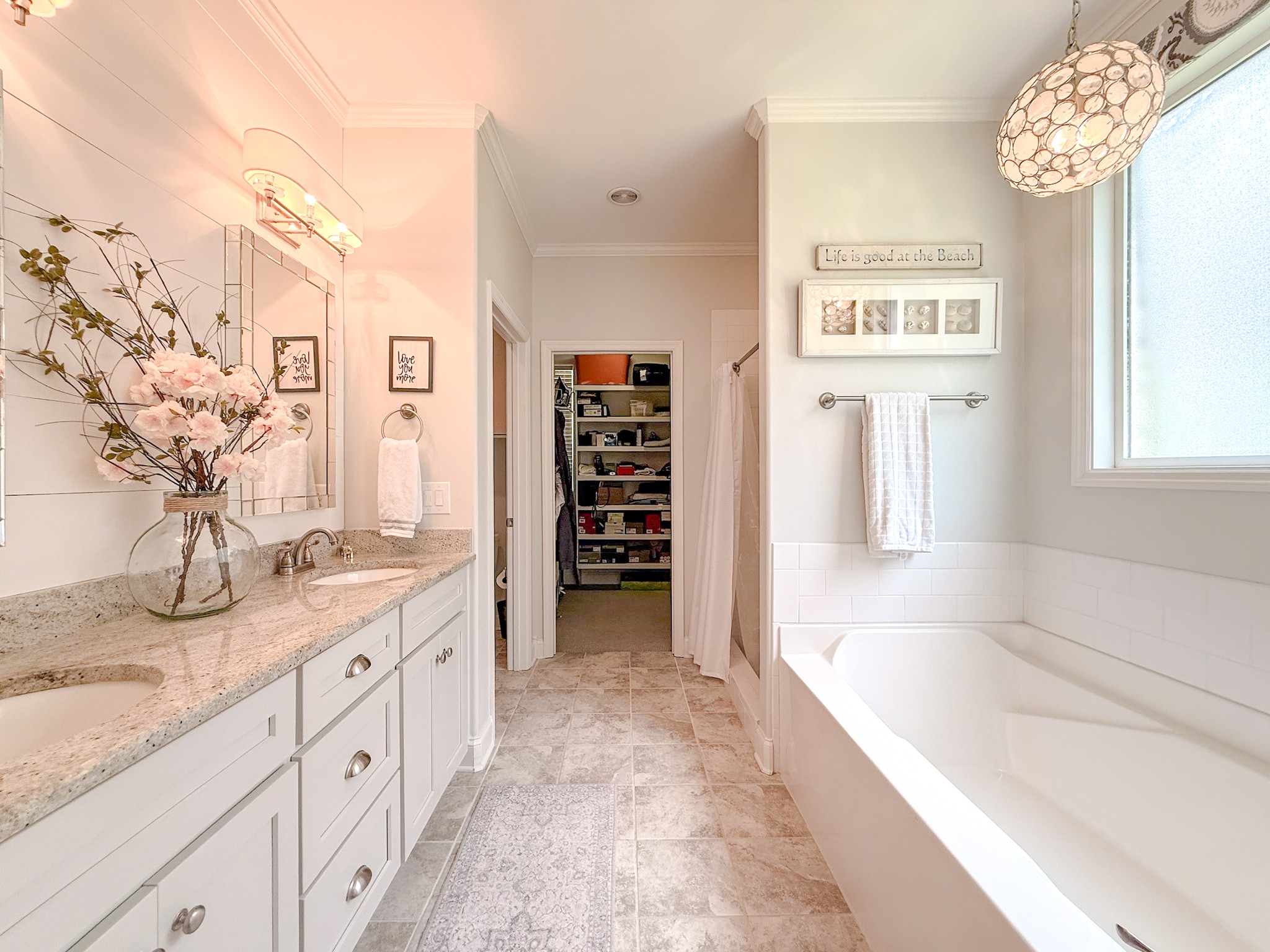 1027 Nealcrest Cir