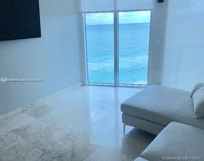 6515 Collins Ave # 1504