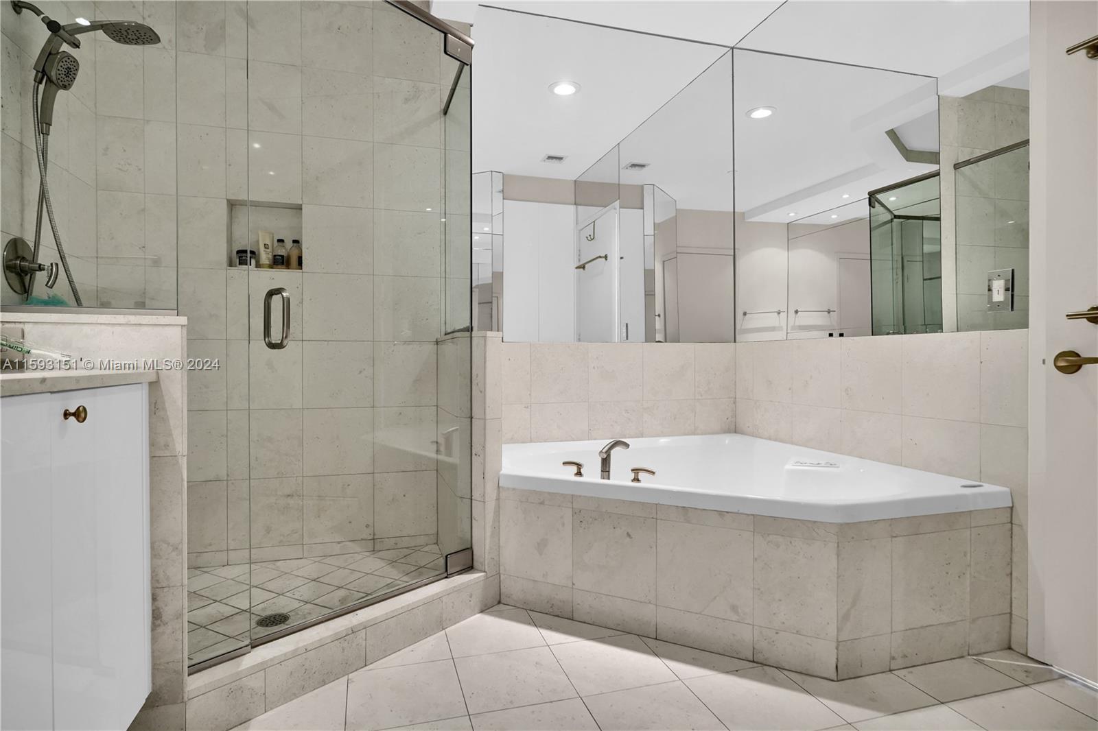 901 Brickell Key Blvd # 3204