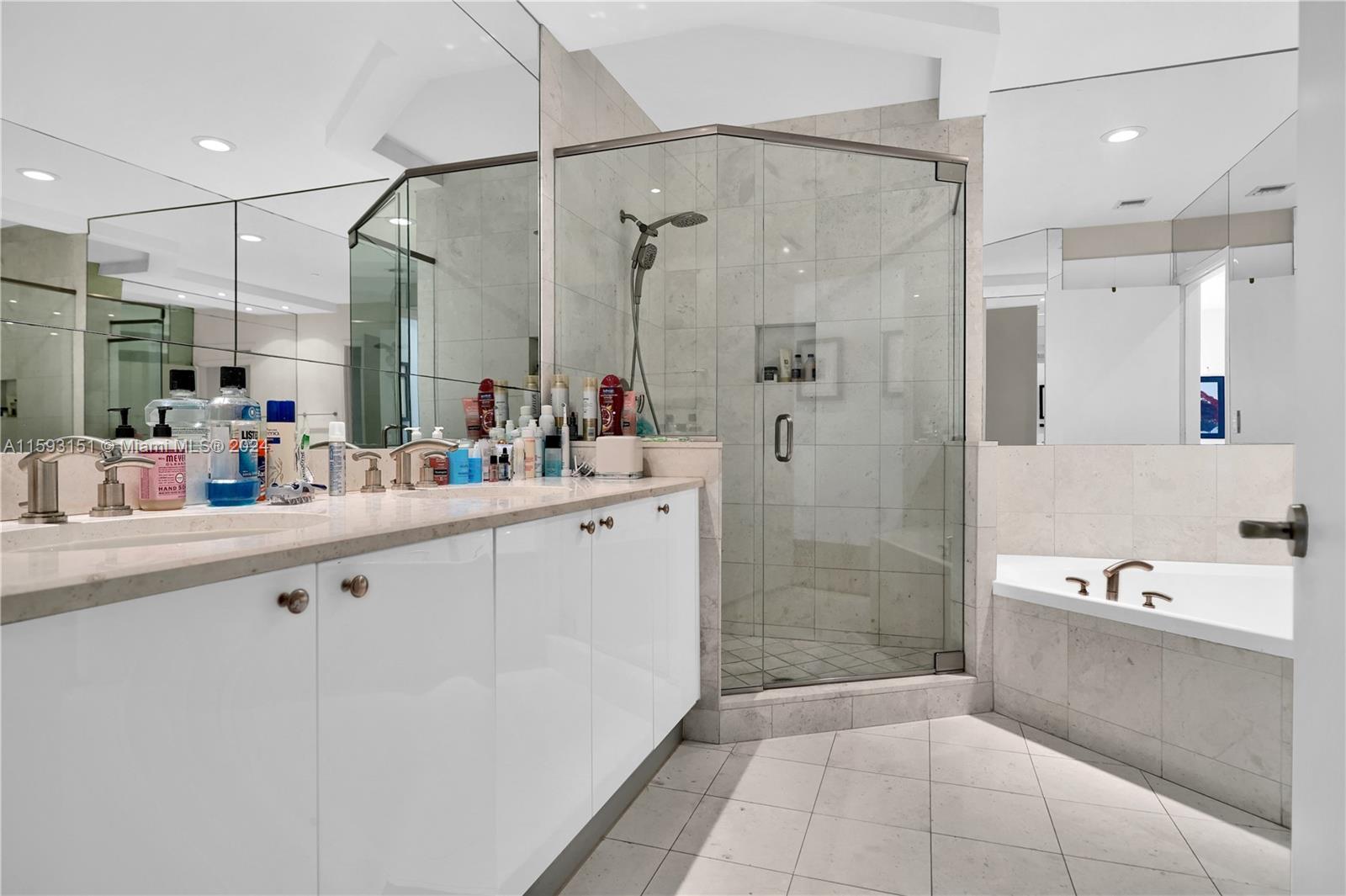 901 Brickell Key Blvd # 3204
