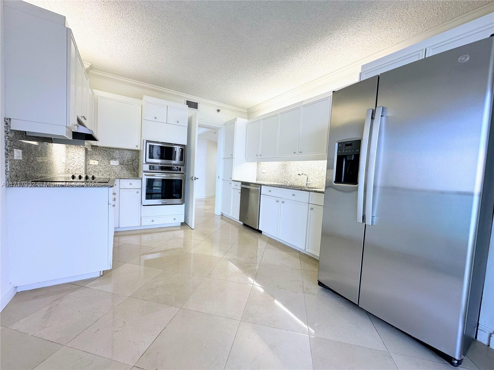 8855 Collins Ave # 8A