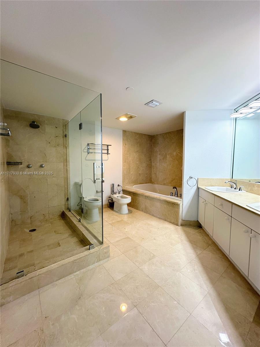 8855 Collins Ave # 8A