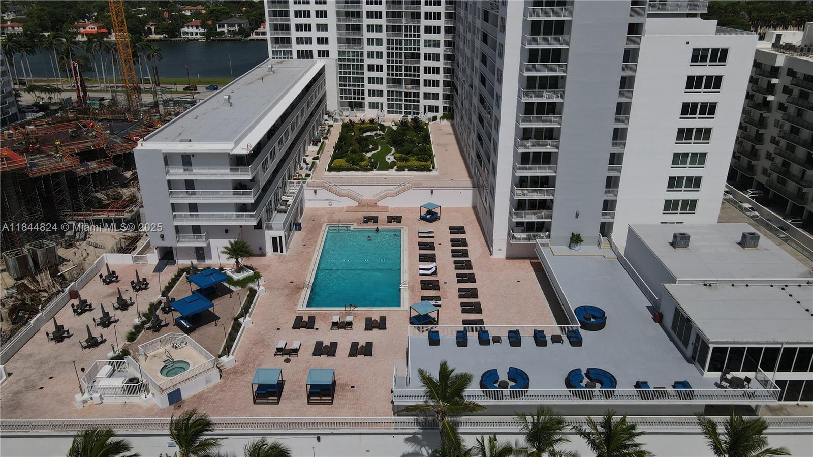 5401 Collins Ave # 334