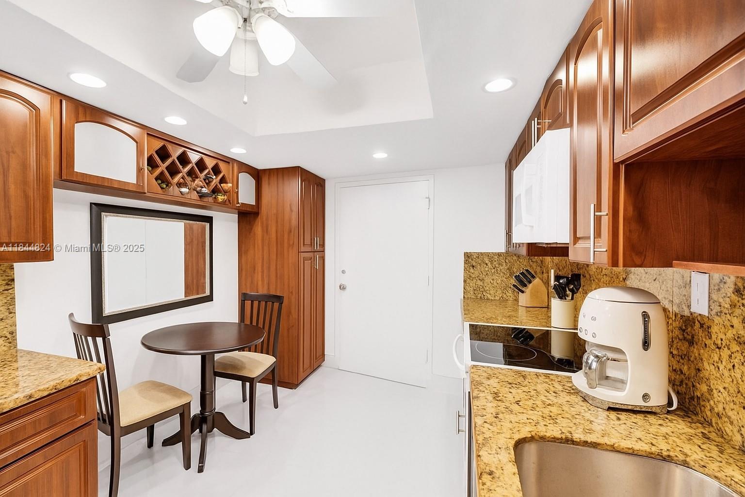 5401 Collins Ave # 334