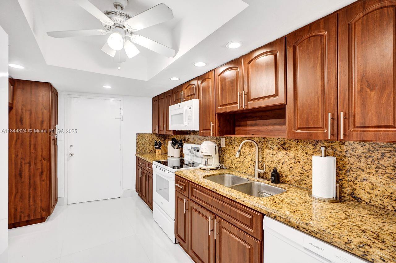 5401 Collins Ave # 334