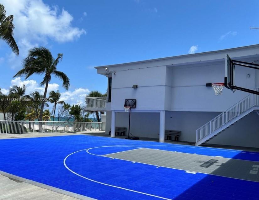 5401 Collins Ave # 334