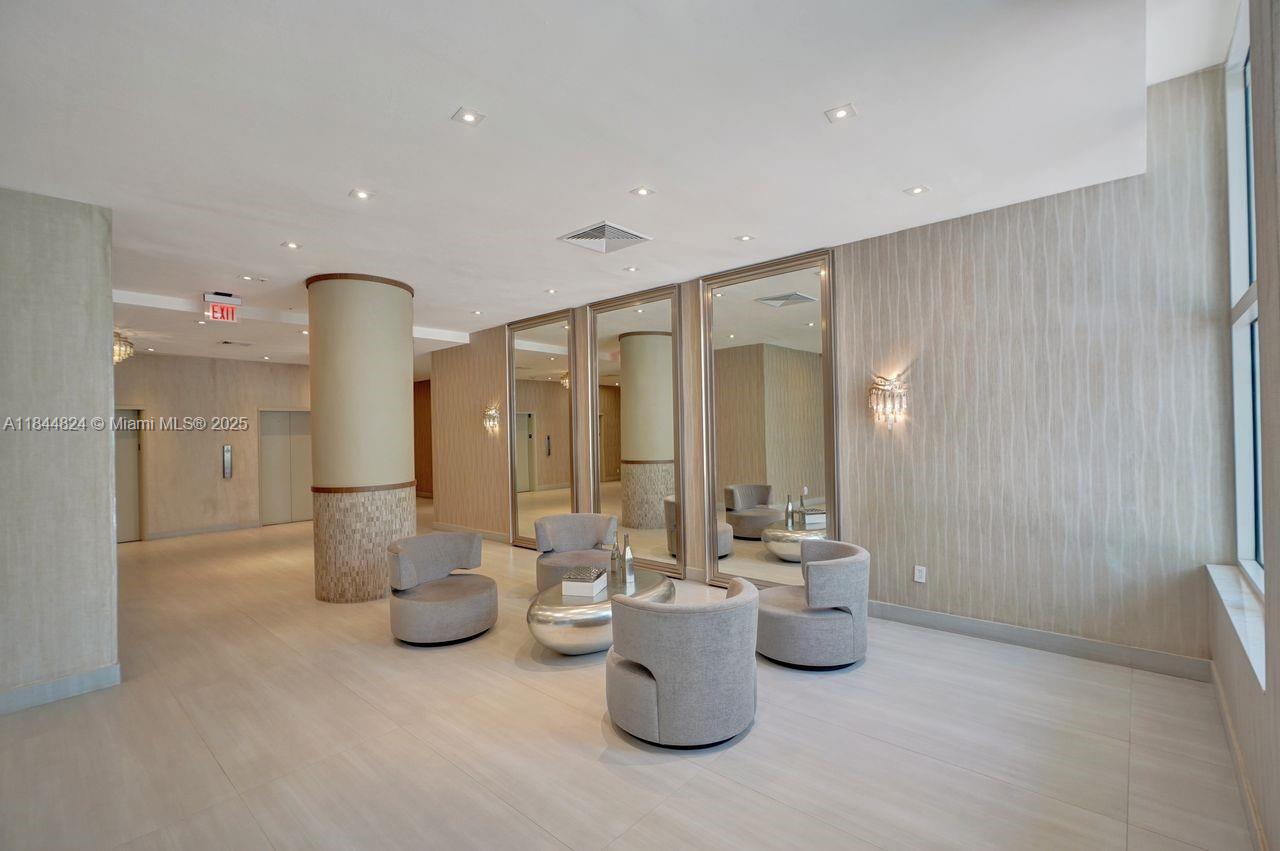 5401 Collins Ave # 334