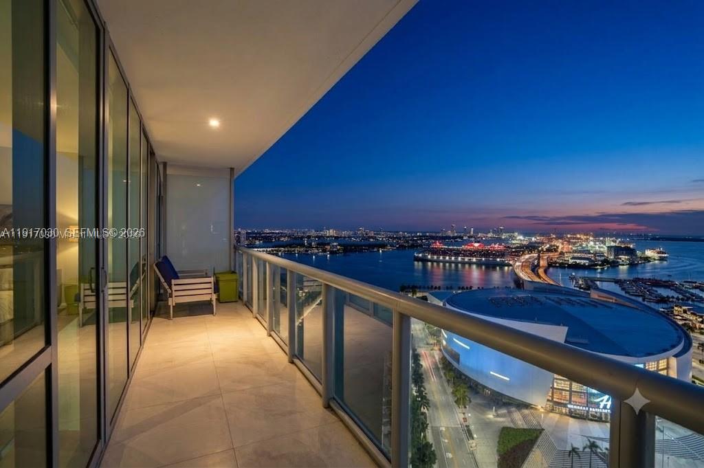 888 Biscayne Blvd # 2904