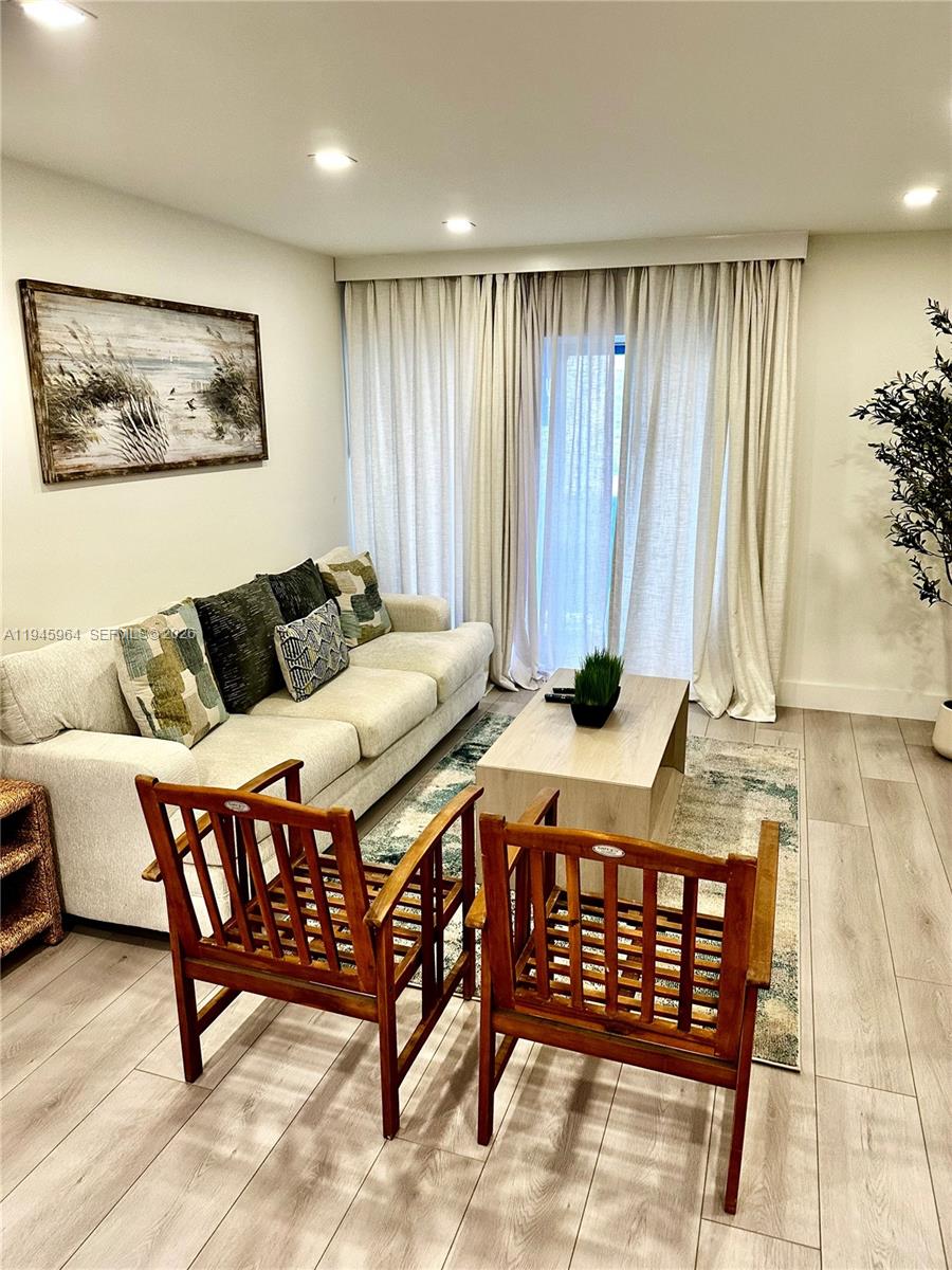 400 Kings Point Dr # 1517