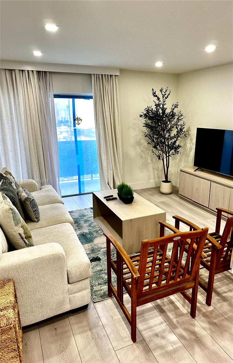 400 Kings Point Dr # 1517