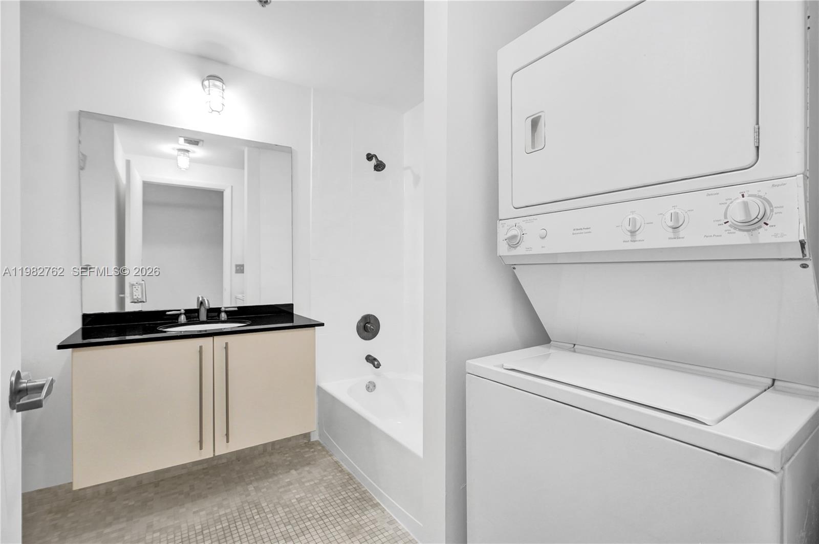 8101 Biscayne Blvd # 513 Unit: R-513