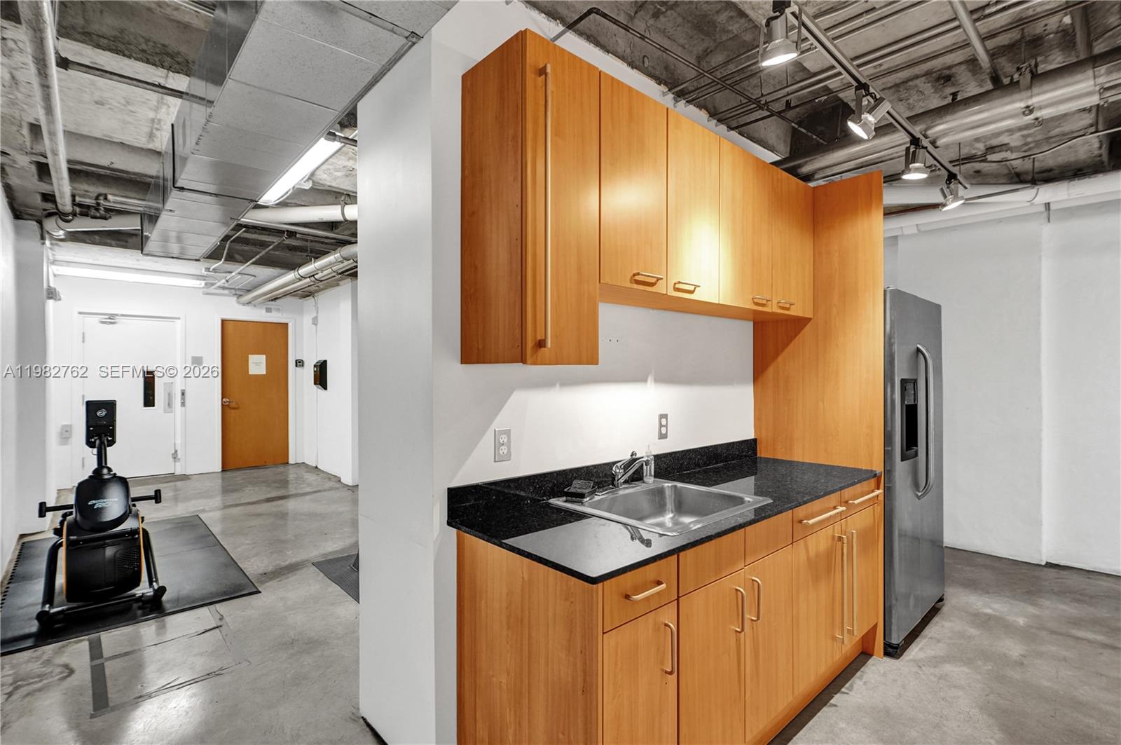 8101 Biscayne Blvd # 513 Unit: R-513