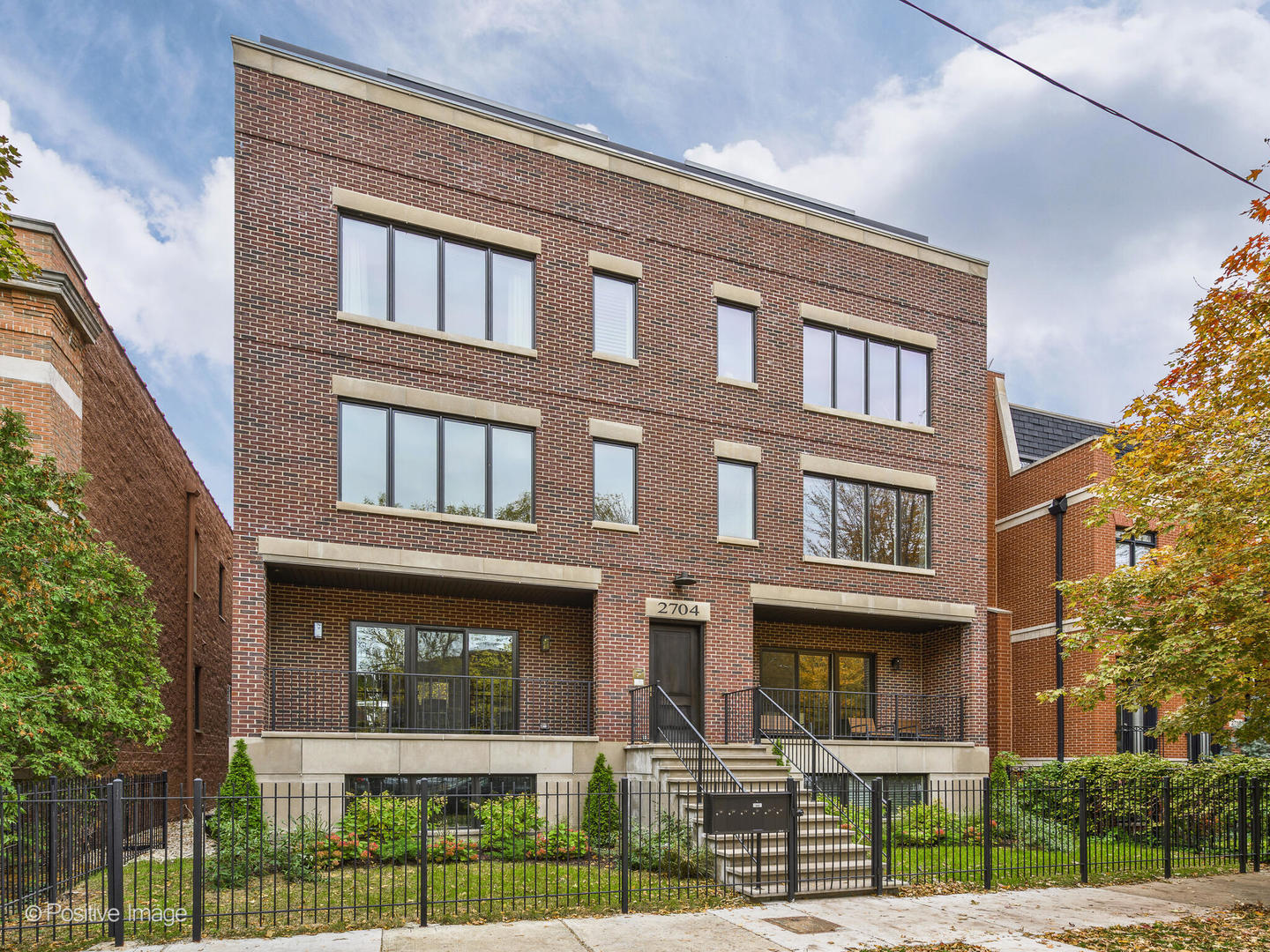 2704 N Bosworth Avenue Unit: 1N