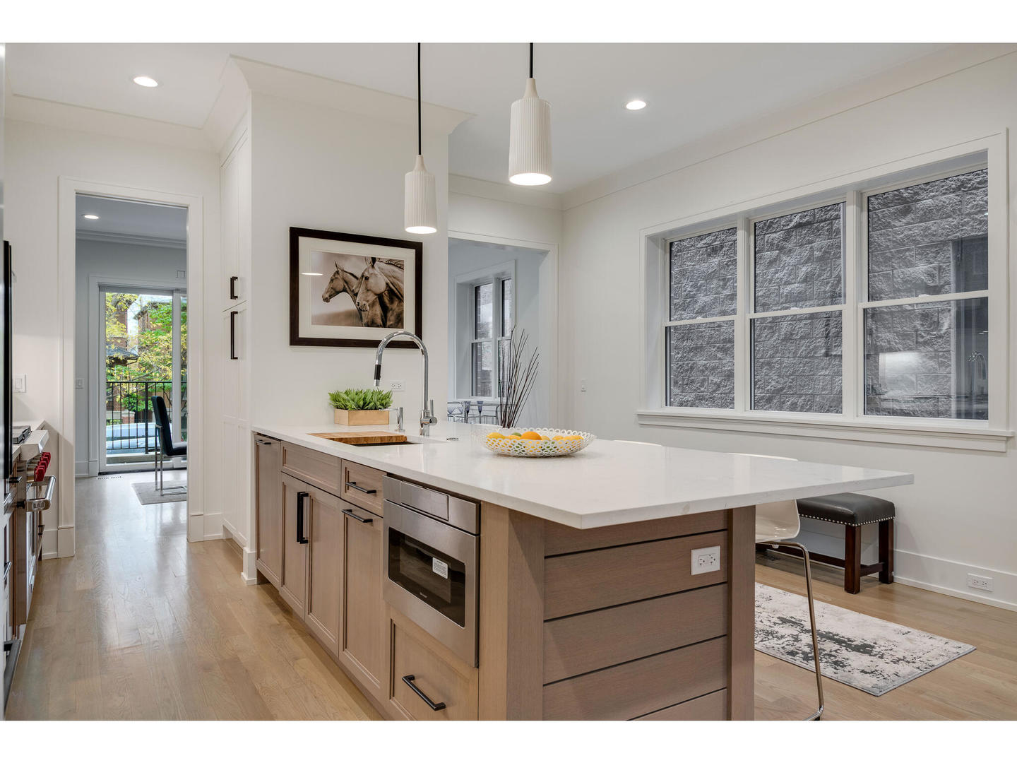 2704 N Bosworth Avenue Unit: 1N