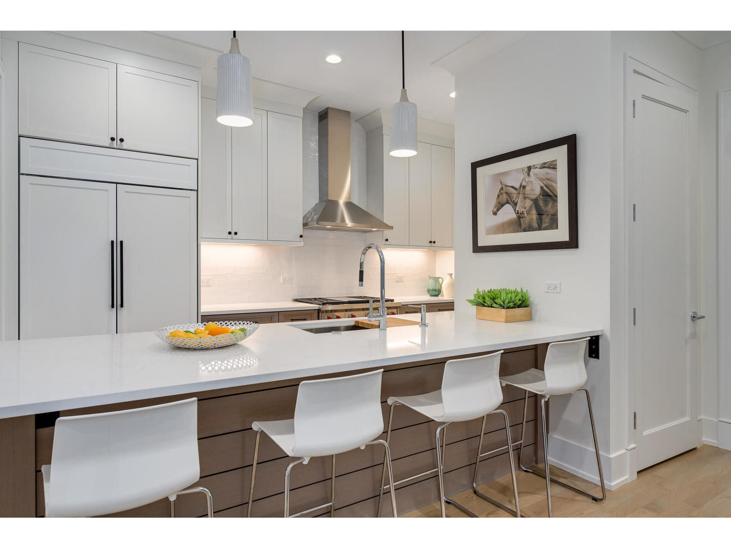 2704 N Bosworth Avenue Unit: 1N