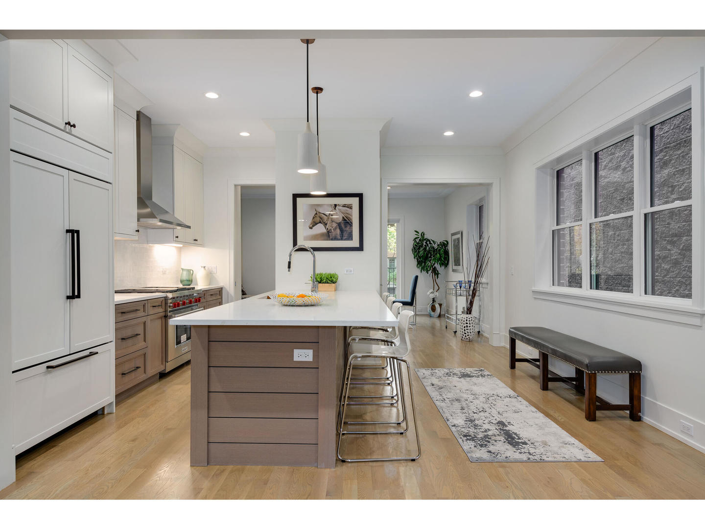 2704 N Bosworth Avenue Unit: 1N