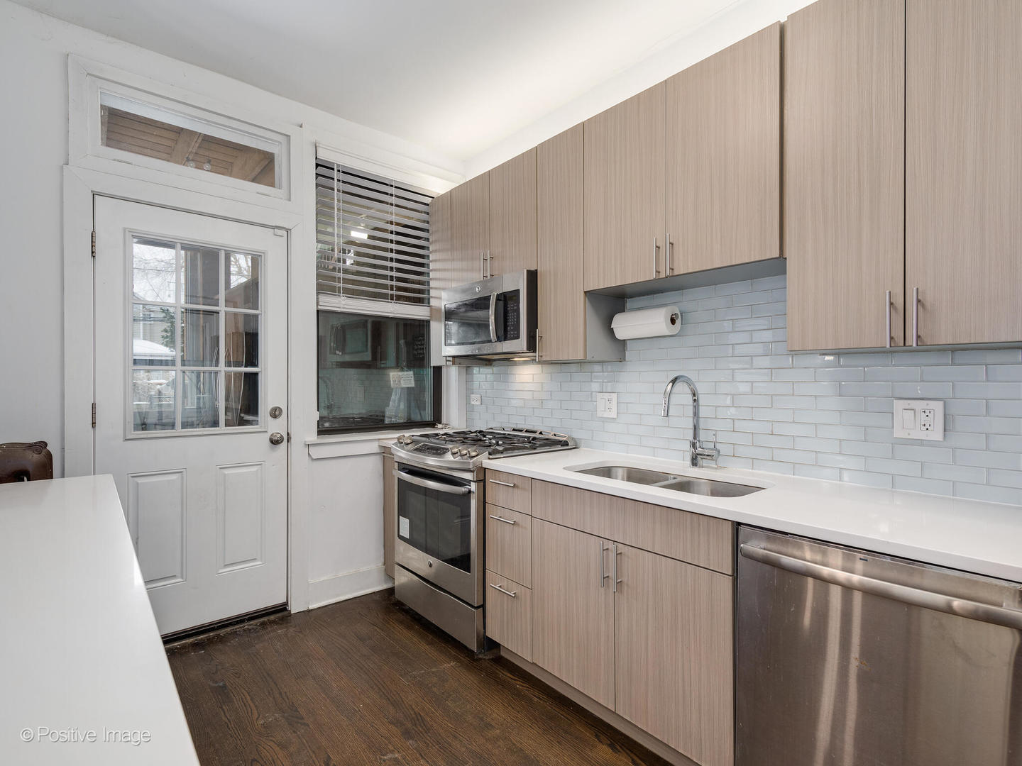 2450 N Racine Avenue Unit: 1