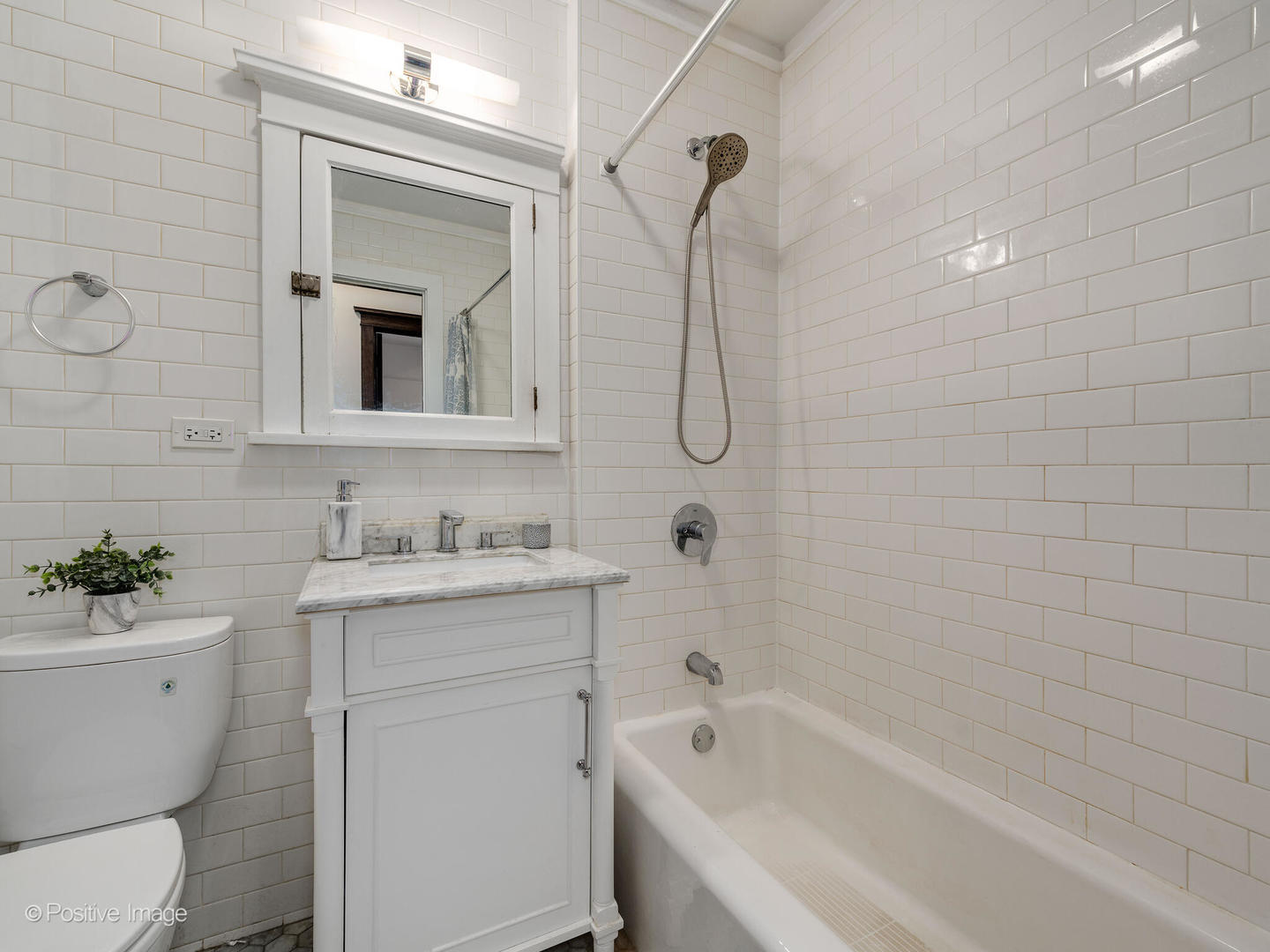2450 N Racine Avenue Unit: 1