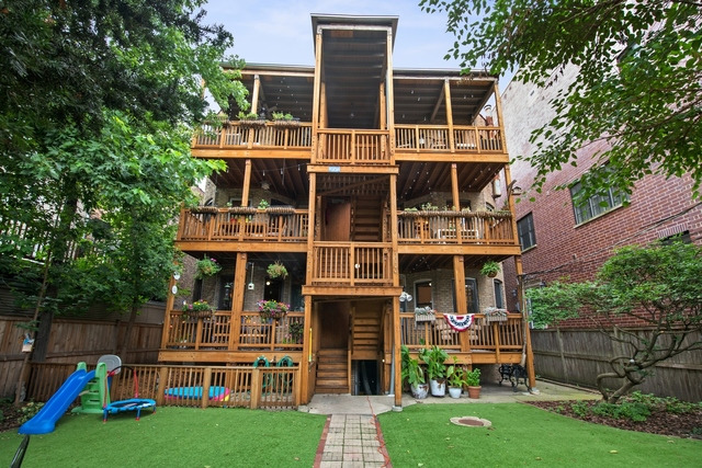 2450 N Racine Avenue Unit: 1