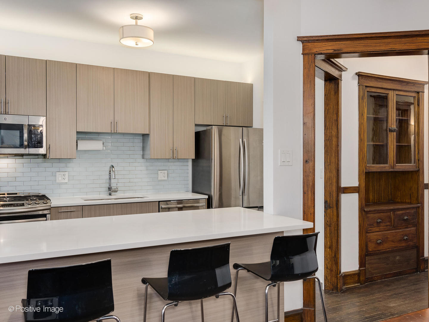 2450 N Racine Avenue Unit: 1