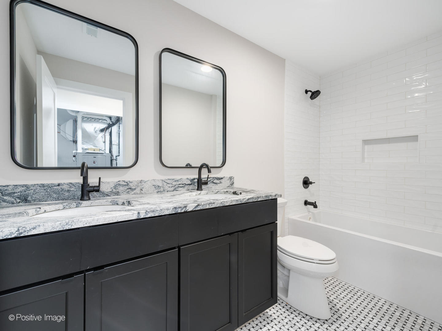 1940 N Sawyer Avenue Unit: 1