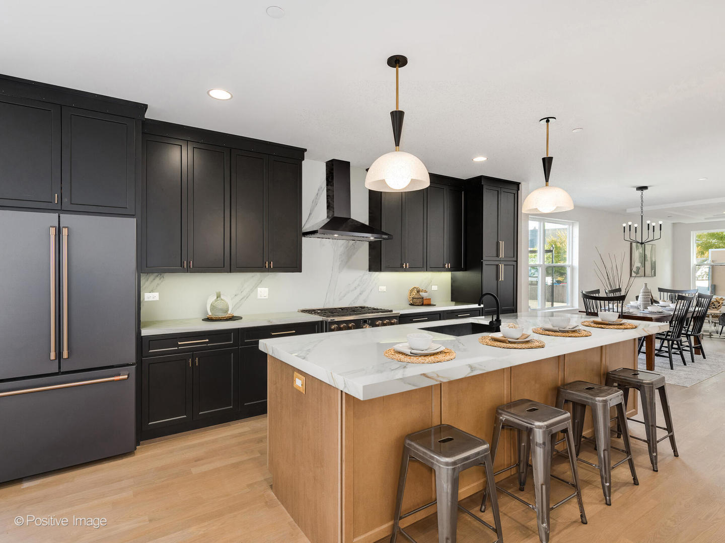 1940 N Sawyer Avenue Unit: 1
