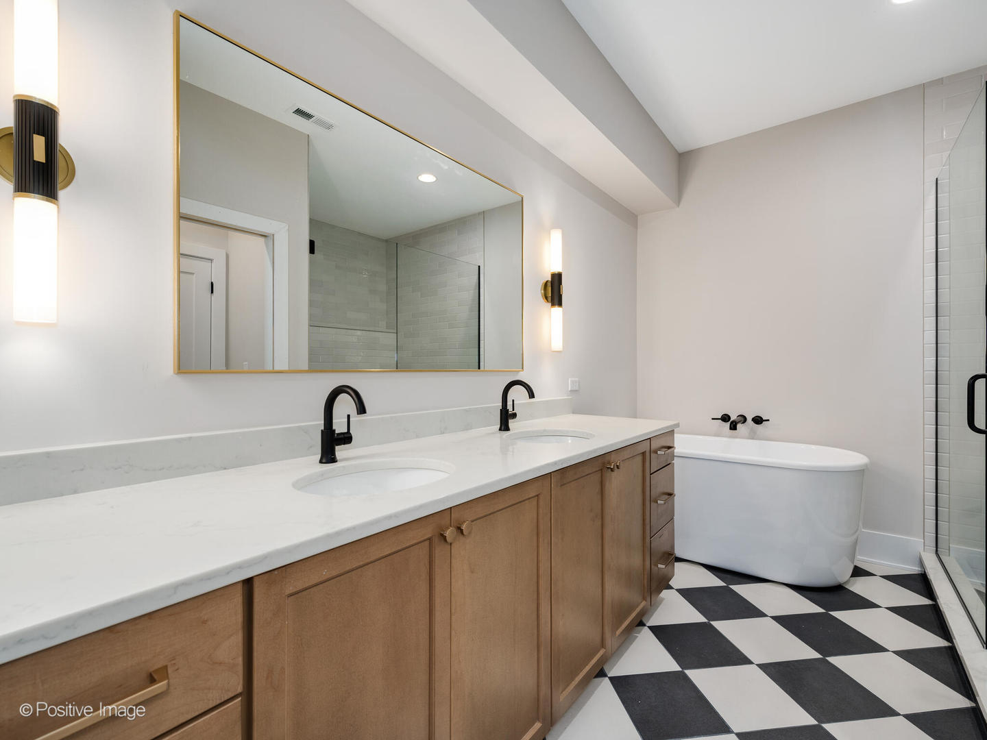 1940 N Sawyer Avenue Unit: 1