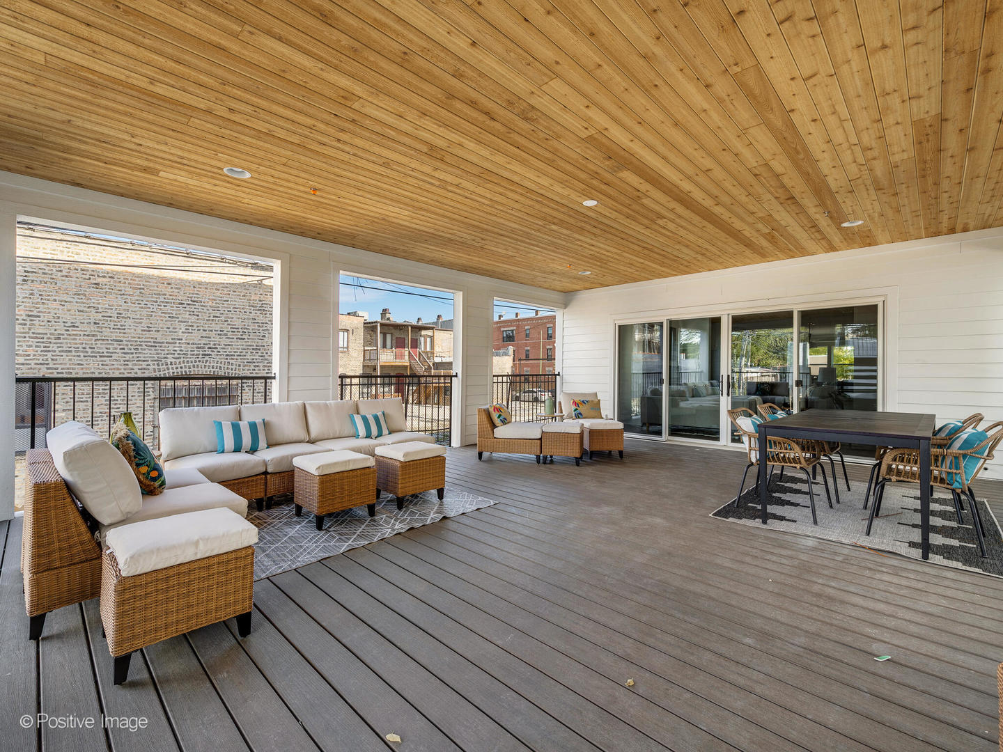 1940 N Sawyer Avenue Unit: 1