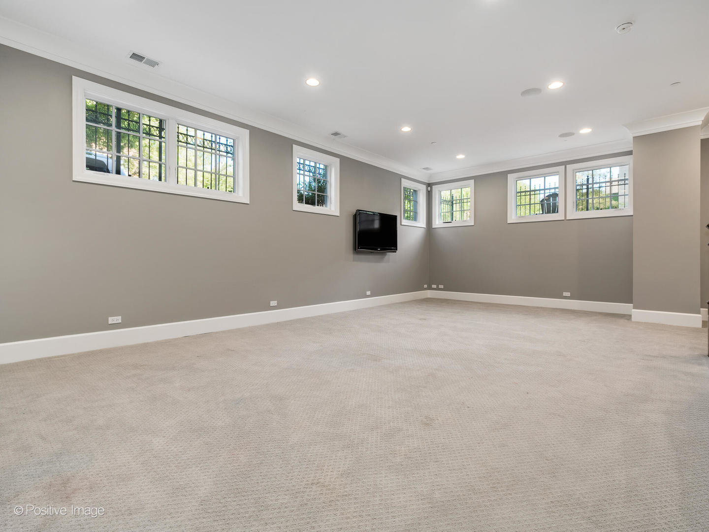 1100 W Fry Street