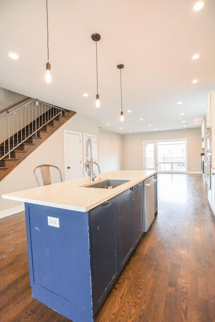 1522 W Huron Street Unit: 3E