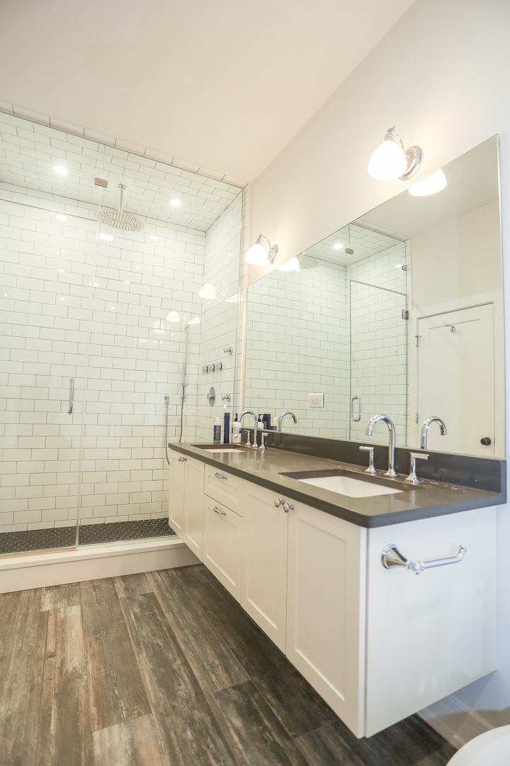 1522 W Huron Street Unit: 3E