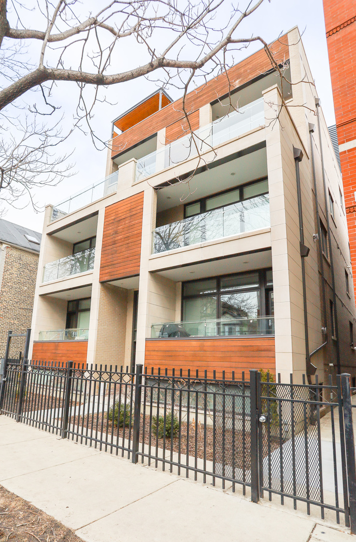 1522 W Huron Street Unit: 3E
