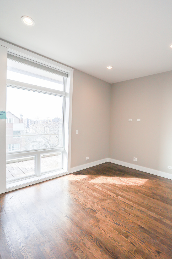 1522 W Huron Street Unit: 3E