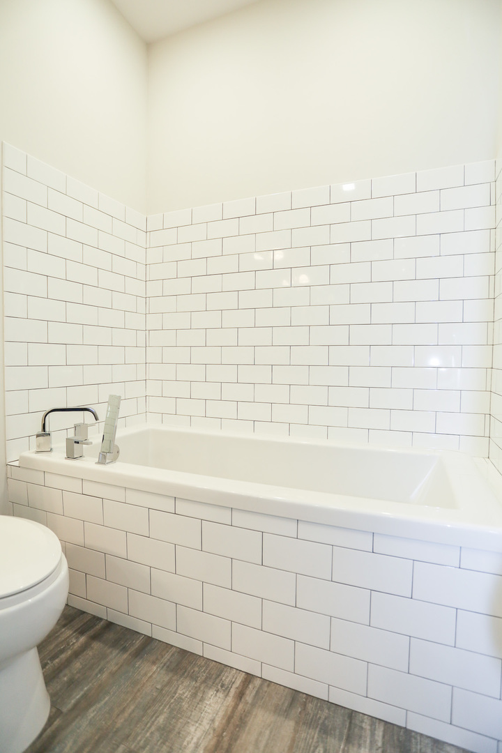 1522 W Huron Street Unit: 3E