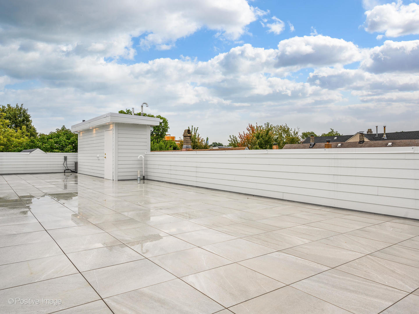 1938 N Sawyer Avenue Unit: 2